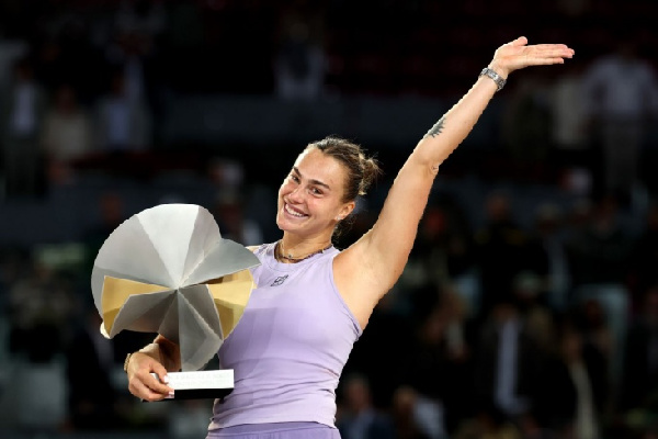 Арина Соболенко получила трофей турнира WTA-1000 в Мадриде