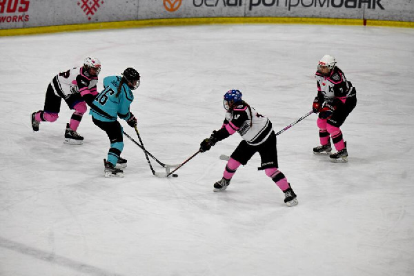 "Минчанка" по буллитам одолела "Березину" в матче женской лиги