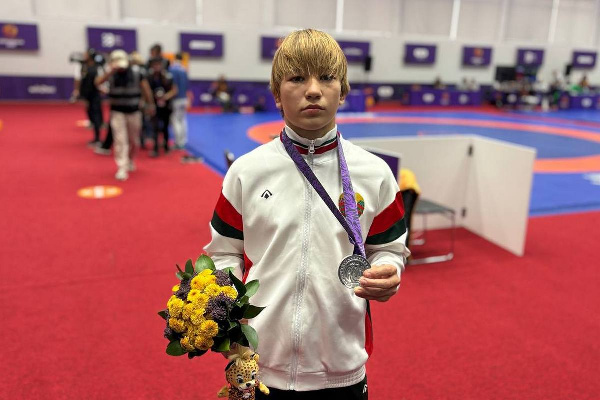 Белорусские борцы Семененко и Касьян стали призерами III Игр стран СНГ