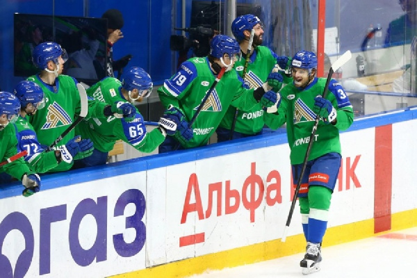 Камбэк в середине: "Салават Юлаев" по буллитам переиграл "Трактор"