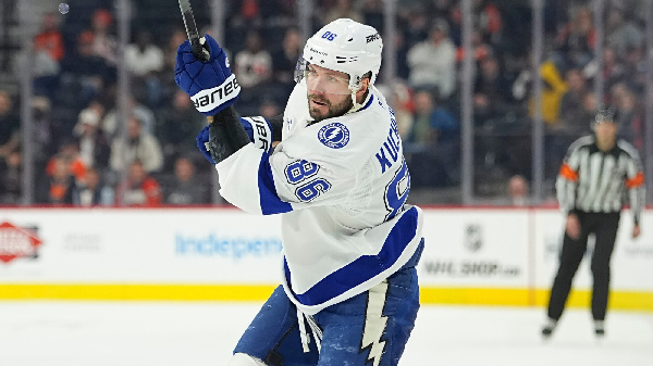 Российский хоккеист Никита Кучеров возглавил гонку бомбардиров НХЛ