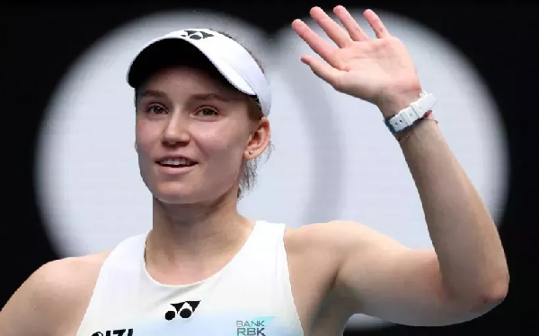 Елена Рыбакина разгромила соперницу и вышла во второй круг WTA-1000 в Дубае