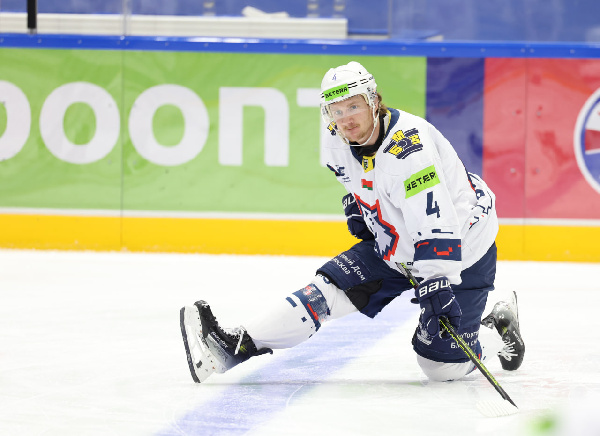 Защитник чемпиона Беларуси-2026 продолжит карьеру в 