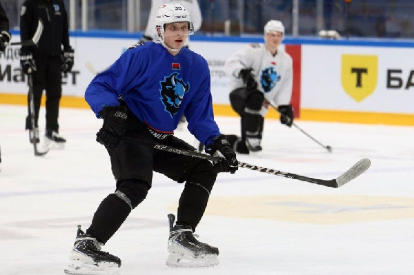 "Не зря работал": защитник минского "Динамо" высказался о дебюте в КХЛ