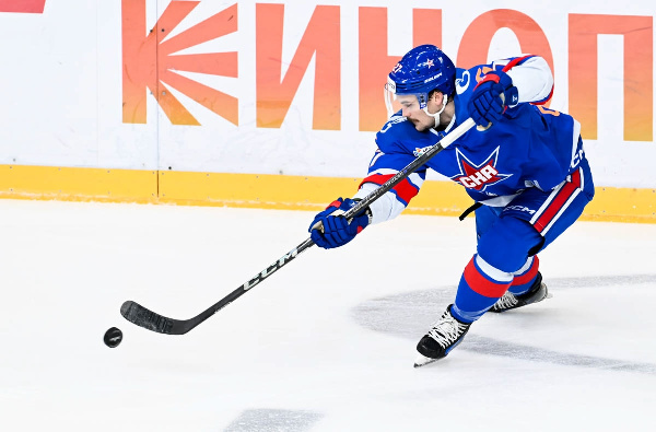 Экс-защитник минского "Динамо" дал совет иностранцам: "Если ты в России, то должен попробовать водку"