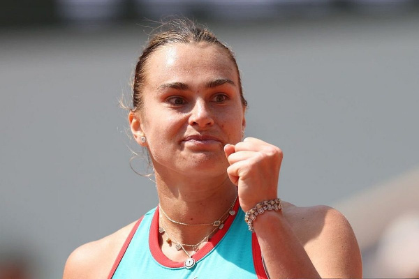Арина Соболенко зажигательно отпраздновала победу над Игой Швёнтек