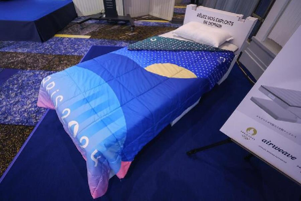 Кровати для спортсменов прибыли в Олимпийскую деревню в Париже