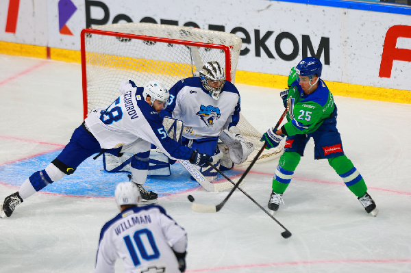 "Салават Юлаев" в матче с одиннадцатью шайбами сумел обыграть "Барыс" в КХЛ