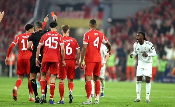 Камавинга публично извинился перед "Реалом" за удаление в матче с "Баварией"