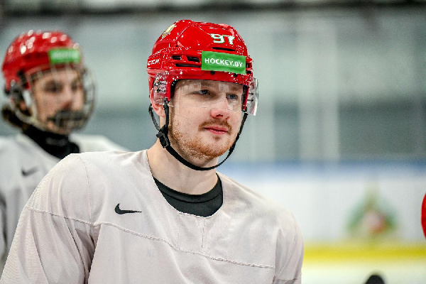 Защитник сборной Беларуси выбрал лучшего в НХЛ из белорусов: Протас, Шарангович или Левшунов?
