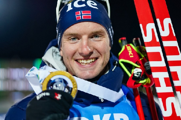 Биатлонист-сенсация закрепился на вершине: общий зачет Кубка Мира