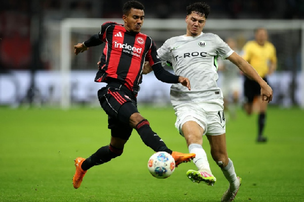 Бундеслига: "Айнтрахт" вырвал ничью в матче с "Фольсбургом", "Гамбург" обыграл "Штутгарт"