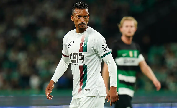 Экс-игрок "Манчестер Юнайтед" и чемпион Европы станет одноклубником хавбека сборной Беларуси