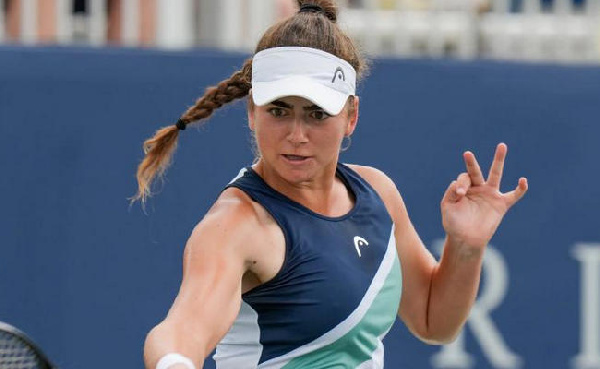 Теннисистка покинула корт в первом раунде Australian Open-2026 на инвалидном кресле