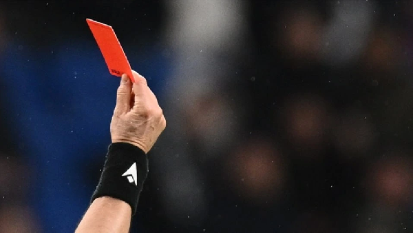 В матче Кубка Боливии арбитр показал 17 красных карточек в одном матче