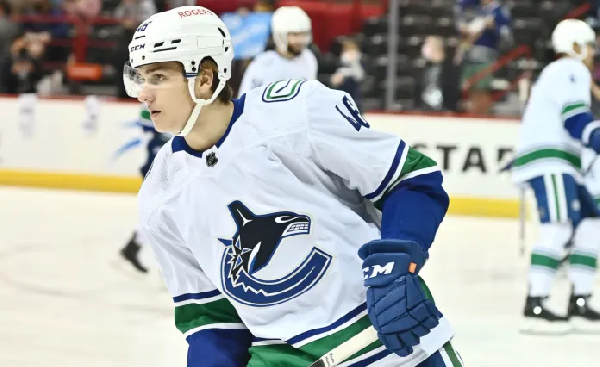"Ванкувер" обыграл "Эдмонтон" в четвертьфинале плей-офф НХЛ. Вызванный в команду белорус Климович не сыграл