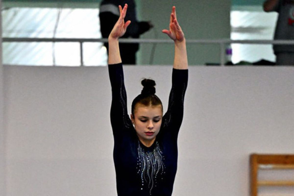 Гимнастка Кузьменкова вышла в финал на брусьях на этапе Кубка мира в Каире