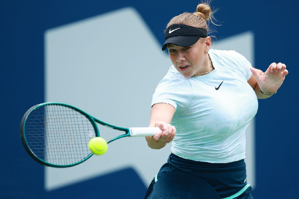 Аманда Анисимова за час вышла во второй раунд Australian Open