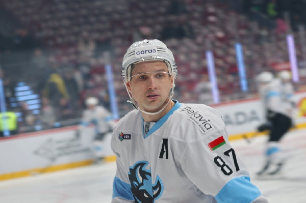 Шипачев мог набрать 1000-е очко в КХЛ — судьи отменили гол минского "Динамо"