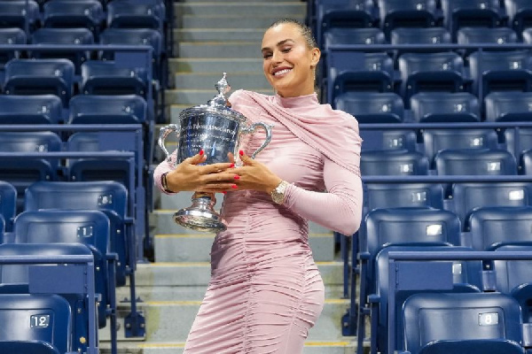 В шикарном платье: чемпионская фотосессия Арины Соболенко на US Open
