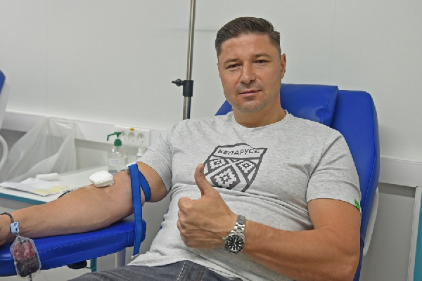 Представители Федерации хоккея Беларуси и минского "Динамо" стали донорами крови