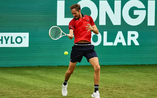 Даниил Медведев вышел в четвертьфинал турнира ATP-500 в Галле