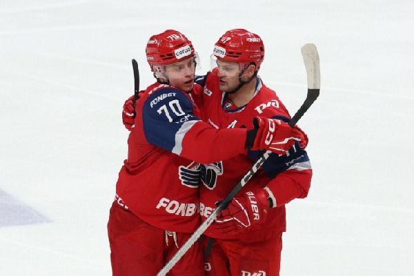 "Локомотив" чуть было не уступил "Сочи", но победил в овертайме