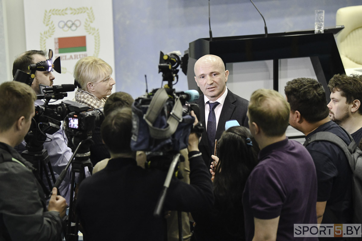 Александр Захарченко